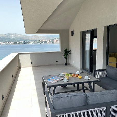 Beachfront House Olbia With Private Parking Трогир Екстериор снимка