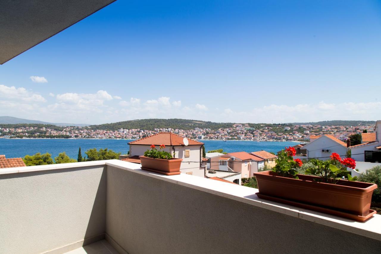 Beachfront House Olbia With Private Parking Трогир Екстериор снимка