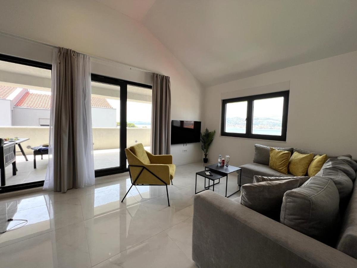 Beachfront House Olbia With Private Parking Трогир Екстериор снимка