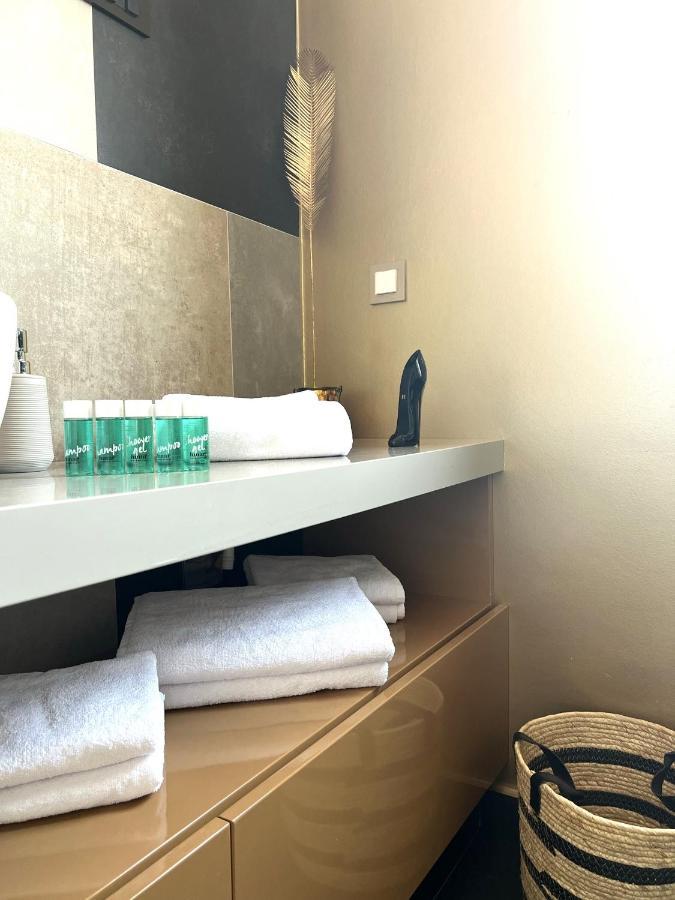Beachfront House Olbia With Private Parking Трогир Екстериор снимка