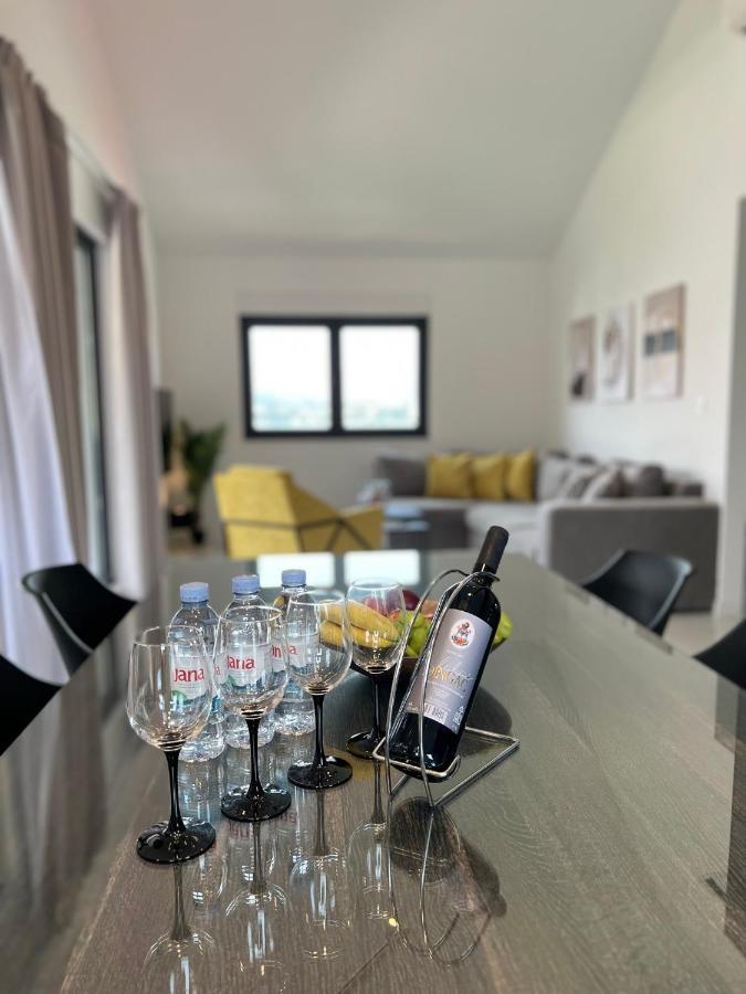 Beachfront House Olbia With Private Parking Трогир Екстериор снимка