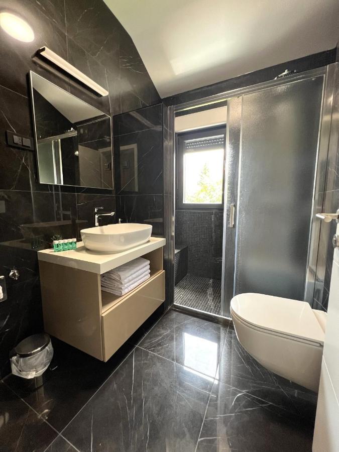 Beachfront House Olbia With Private Parking Трогир Екстериор снимка