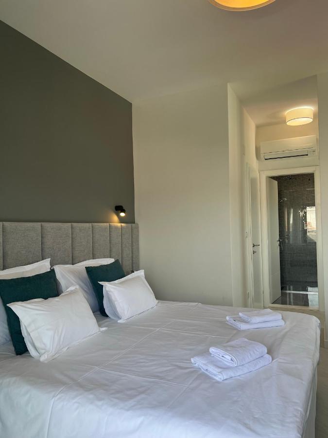Beachfront House Olbia With Private Parking Трогир Екстериор снимка